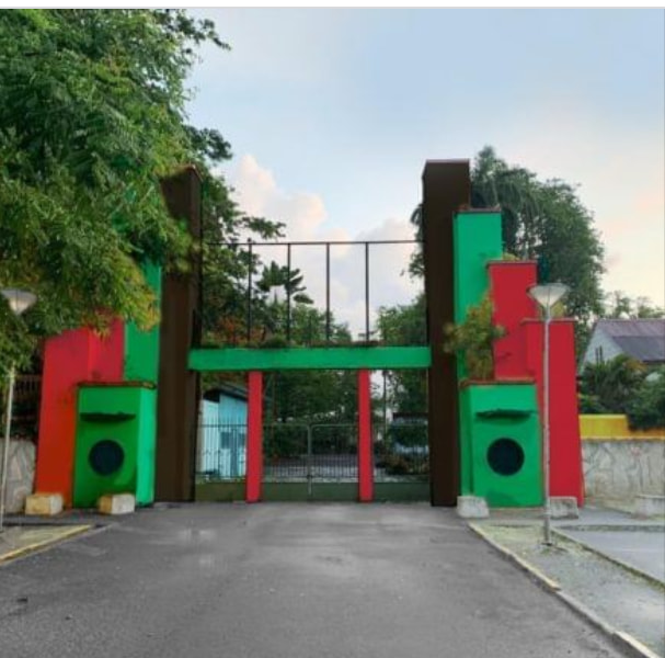 Porte Du Tricentenaire